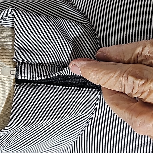 Peter millar jersey knit‎ fabric pinstripes. Henley style shirt. Size lar… - Picture 2 of 10